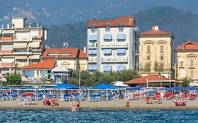 Lungomare Lido Di Camaiore